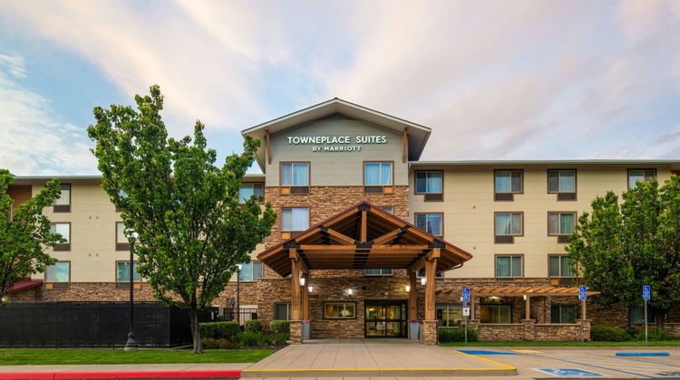 TownePlace Suites Redding Exterior