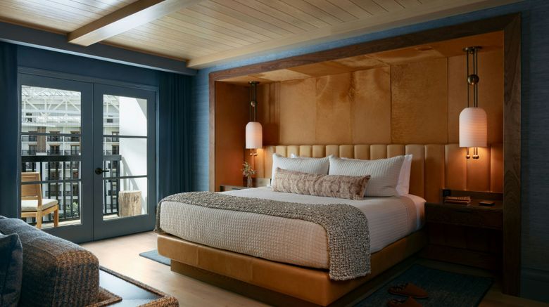 <b>Gaylord Texan Resort & Convention Center Suite</b>. Images powered by <a href="https://www.leonardoworldwide.com/" title="Leonardo Worldwide" target="_blank">Leonardo</a>.