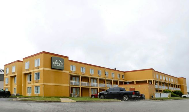 Copley Inn & Suites Exterior