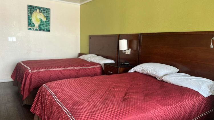 Capitol Inn Richmond Airport Room