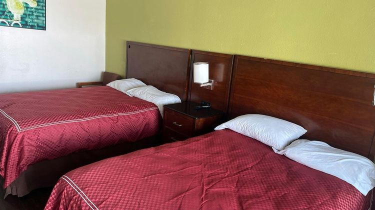 Capitol Inn Richmond Airport Room