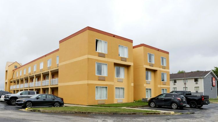 Copley Inn & Suites Exterior