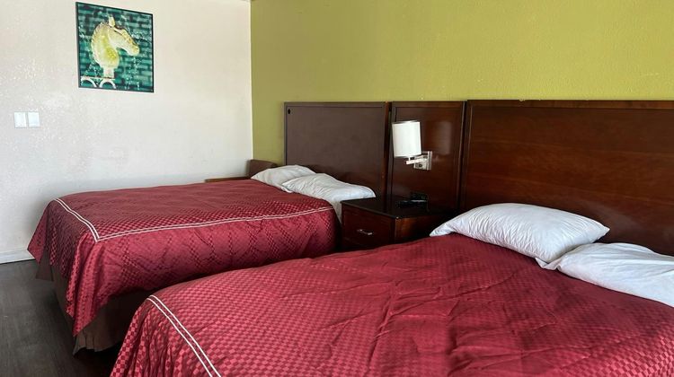Capitol Inn Richmond Airport Room