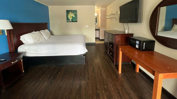 Capitol Inn Richmond Airport Room
