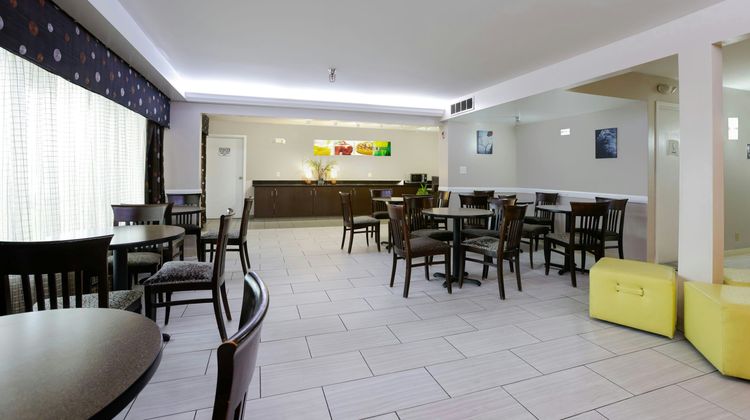 Copley Inn & Suites Room