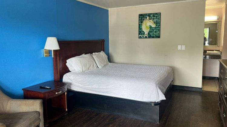 Capitol Inn Richmond Airport Room