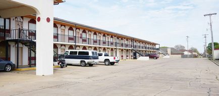 OYO Hotel Altus N Main St Exterior