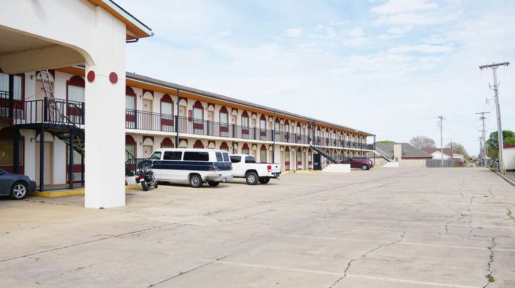 OYO Hotel Altus N Main St Exterior