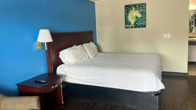 Capitol Inn Richmond Airport Room