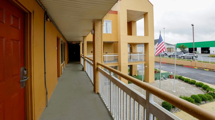 Copley Inn & Suites Lobby