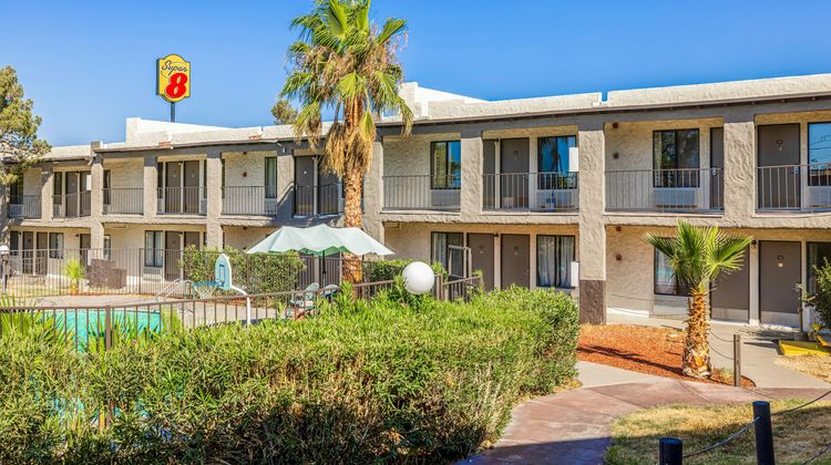Townhouse Barstow On Rte 66 Exterior