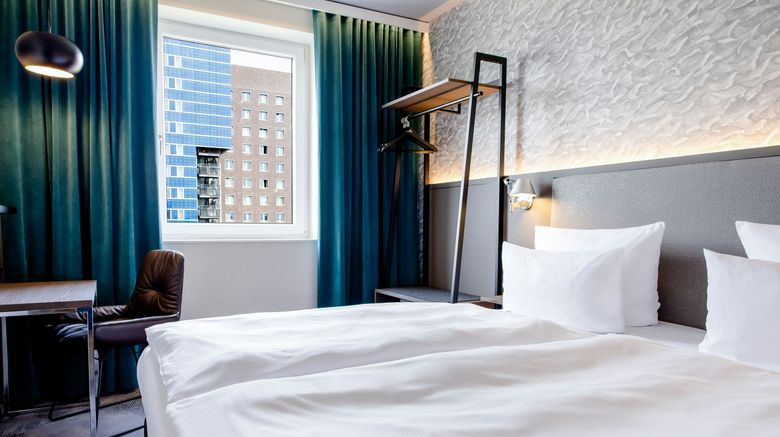 <b>Motel One Hamburg Alster Room</b>. Images powered by <a href="https://www.leonardoworldwide.com/" title="Leonardo Worldwide" target="_blank">Leonardo</a>.
