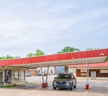Holiday Capri Motel Exterior