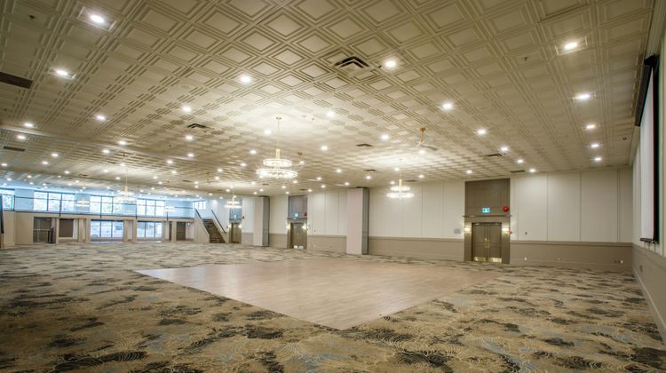 Prestige Vernon Lodge & Conference Ctr Ballroom