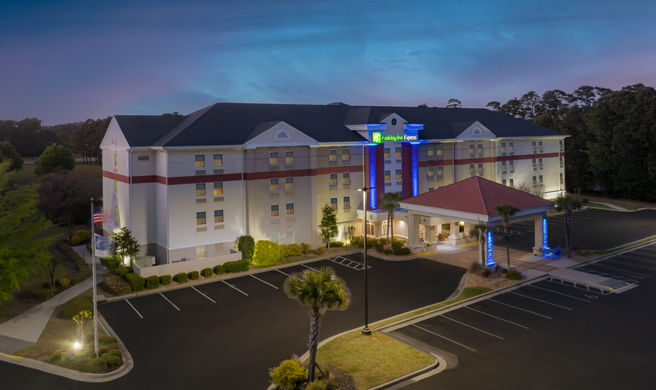 Holiday Inn Express Exterior
