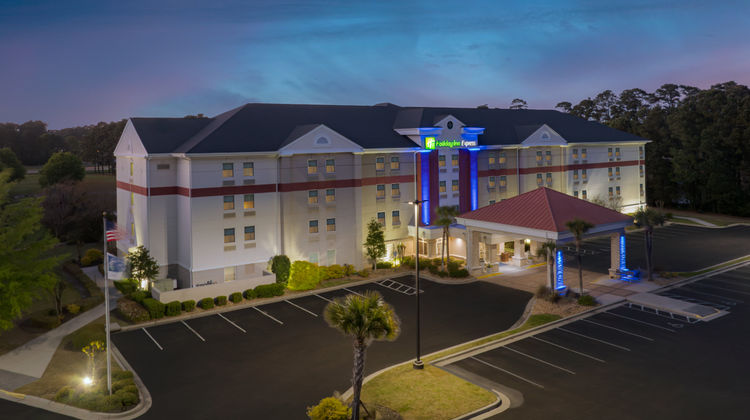 Holiday Inn Express Exterior