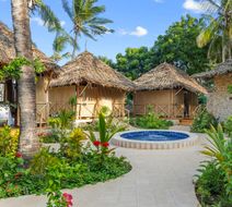 PrideInn Flamingo Beach Resort & Spa Exterior