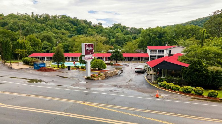 <b>Lloyd's on the River Country Inn Exterior</b>. Images powered by <a href="https://www.leonardoworldwide.com/" title="Leonardo Worldwide" target="_blank">Leonardo</a>.