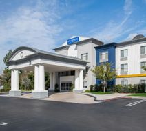 City Express Rancho Cucamonga Exterior
