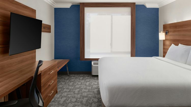 City Express Rancho Cucamonga Room