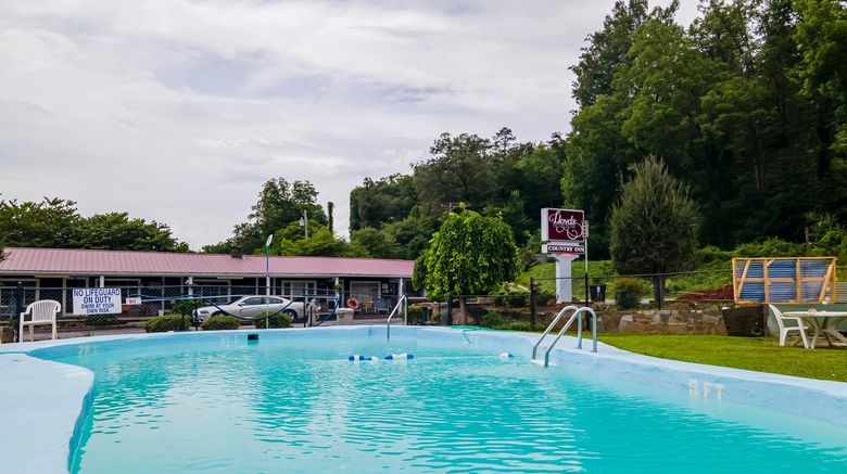 <b>Lloyd's on the River Country Inn Room</b>. Images powered by <a href="https://www.leonardoworldwide.com/" title="Leonardo Worldwide" target="_blank">Leonardo</a>.