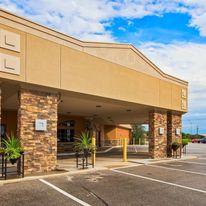 Crossroad Hotel & Event Center
