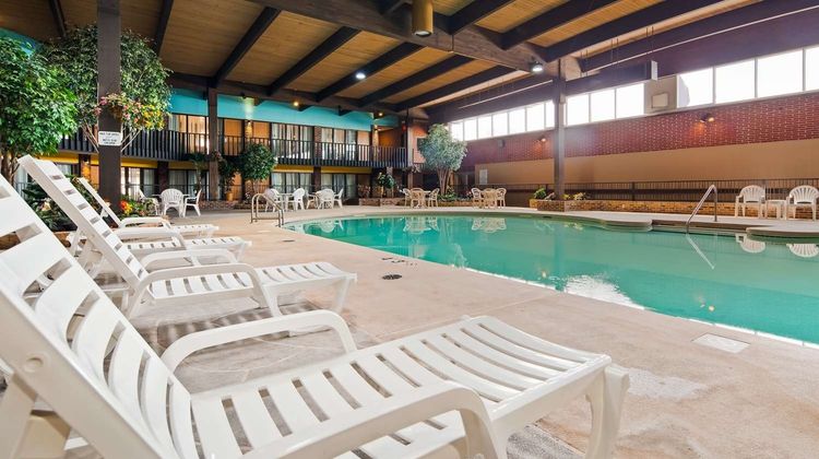 Crossroad Hotel & Event Center Pool