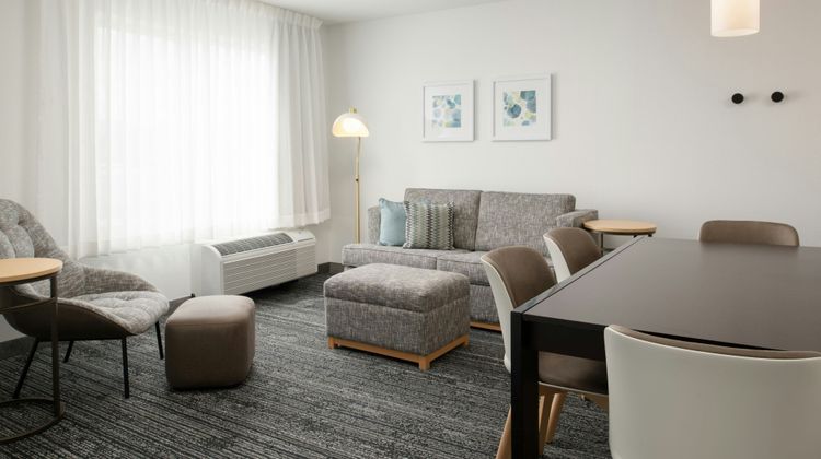 TownePlace Suites Redding Room