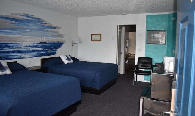 Lighthouse Cove Inn Room