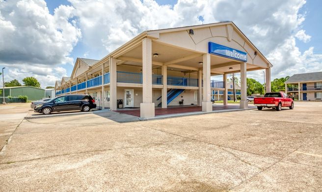 OYO Hotel Baton Rouge East Exterior