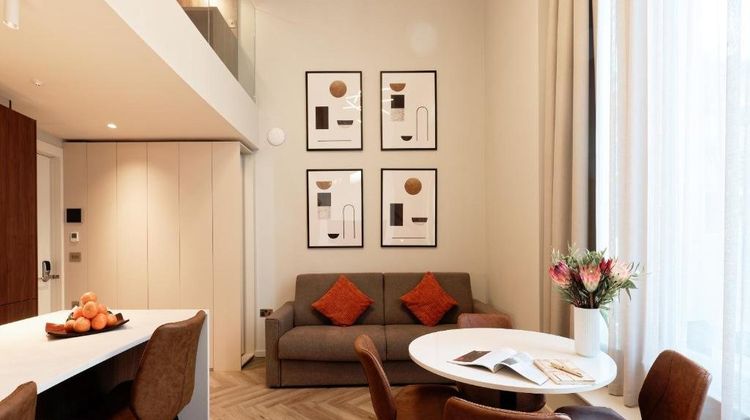 Notting Hill Gate Hotel Room