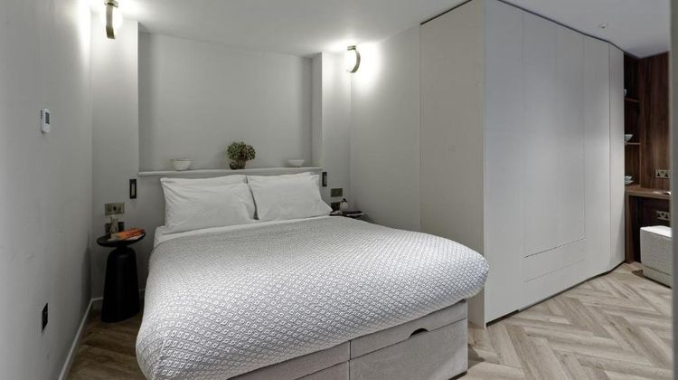 Notting Hill Gate Hotel Room