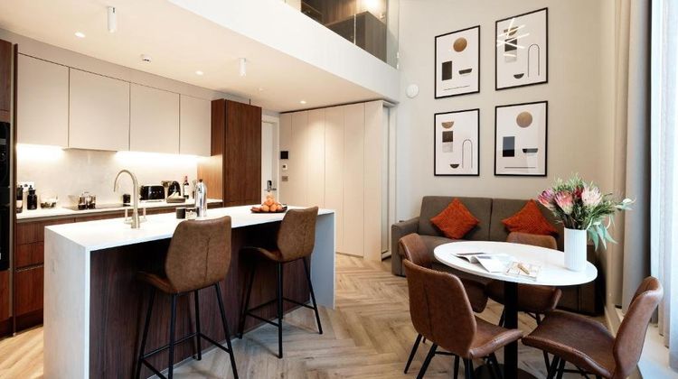 Notting Hill Gate Hotel Room
