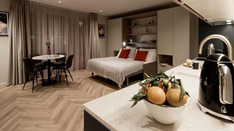 Notting Hill Gate Hotel Room