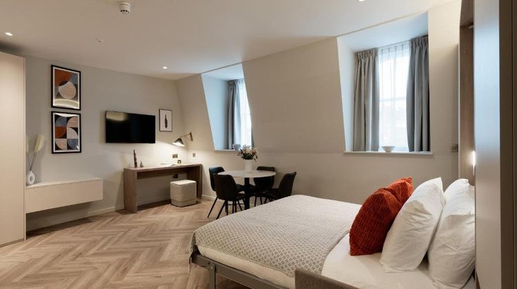 Notting Hill Gate Hotel Room