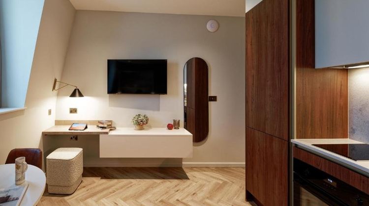 Notting Hill Gate Hotel Room