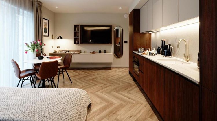 Notting Hill Gate Hotel Room