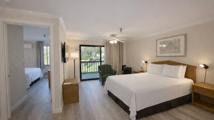 Friday Harbor Suites Room
