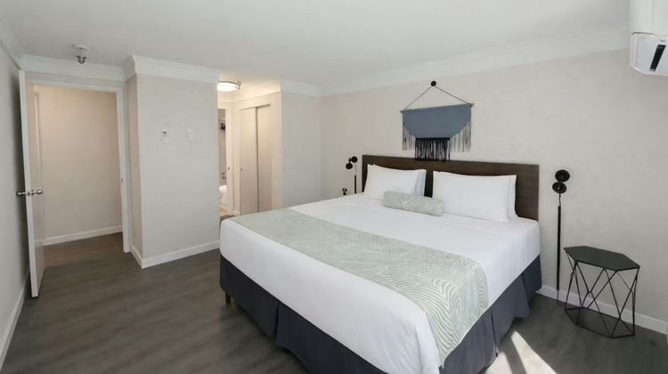 Friday Harbor Suites Room