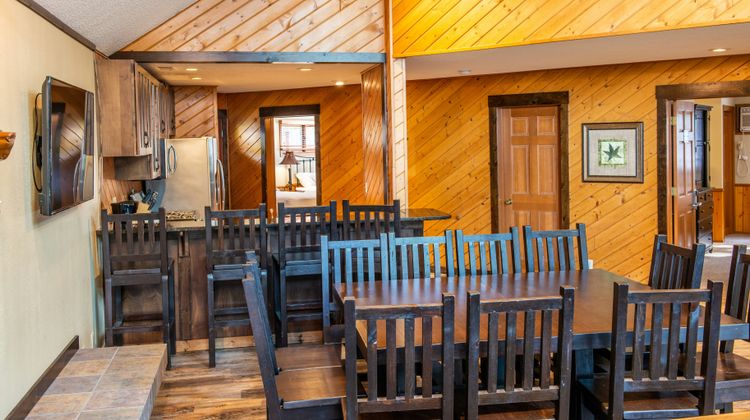 Grand View Lodge Room