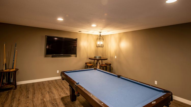 Grand View Lodge Room