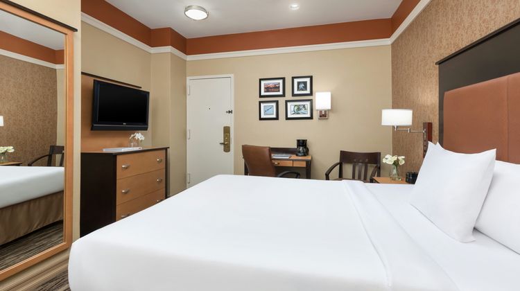The Hotel @ Fifth Avenue Room