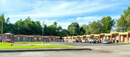 Hickory House Inn Exterior