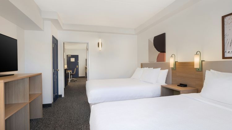 Spark by Hilton California Lexington Room