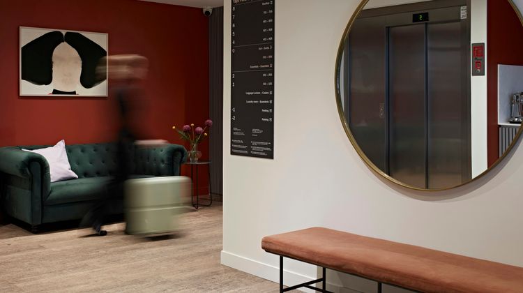YAYS Paris Issy Lobby