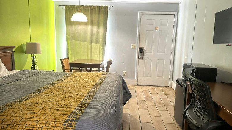 <b>Hickory House Inn Room</b>. Images powered by <a href="https://www.leonardoworldwide.com/" title="Leonardo Worldwide" target="_blank">Leonardo</a>.