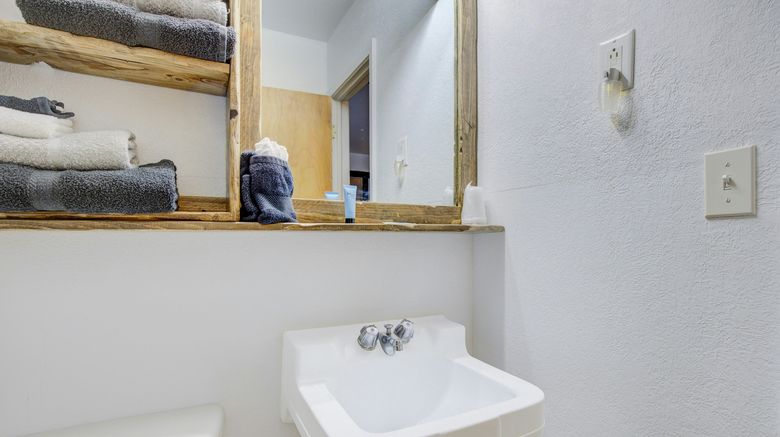 <b>Bel Aire Motel Room</b>. Images powered by <a href="https://www.leonardoworldwide.com/" title="Leonardo Worldwide" target="_blank">Leonardo</a>.