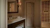 <b>The Zetter Bloomsbury Suite</b>. Images powered by <a href="https://www.leonardoworldwide.com/" title="Leonardo Worldwide" target="_blank">Leonardo</a>.