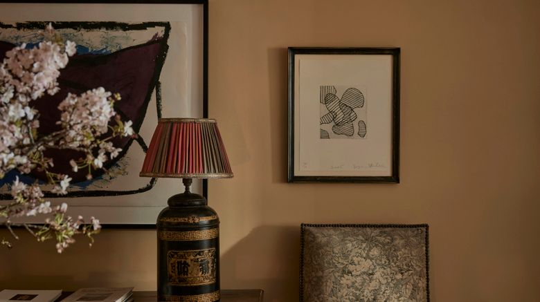 <b>The Zetter Bloomsbury Room</b>. Images powered by <a href="https://www.leonardoworldwide.com/" title="Leonardo Worldwide" target="_blank">Leonardo</a>.