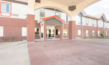 OYO Townhouse Clute Lake Jackson